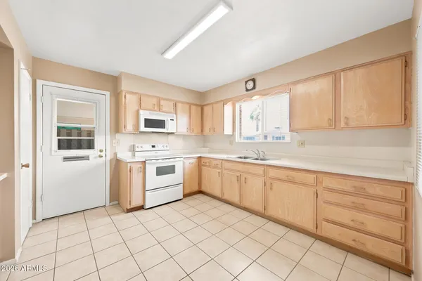 Property Slideshow image 2 of 30 | 10420 w corte del sol oeste -- --, Sun City, AZ, 85351