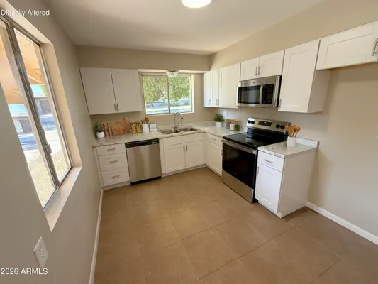 Property Slideshow image 3 of 22 | 10012 w lakeview cir, Sun City, AZ, 85351
