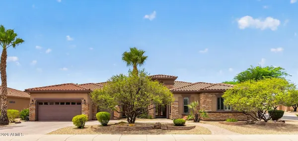 Property Slideshow image 3 of 108 | 17229 w whitmore hall ln, Surprise, AZ, 85387