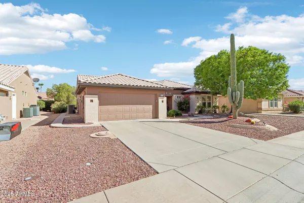 Property Slideshow image 2 of 36 | 20233 n sonnet dr, Sun City West, AZ, 85375