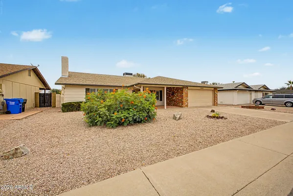 Property Slideshow image 3 of 39 | 11409 s shoshoni dr, Phoenix, AZ, 85044