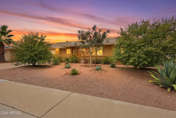 Property Slideshow image 3 of 36 | 11016 w meade dr, Sun City, AZ, 85351