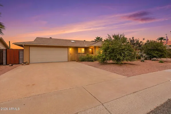Property Slideshow image 2 of 36 | 11016 w meade dr, Sun City, AZ, 85351