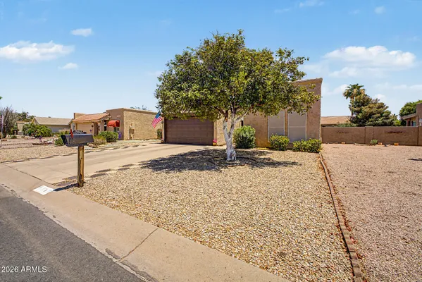 Property Slideshow image 3 of 24 | 26423 s snead dr, Sun Lakes, AZ, 85248