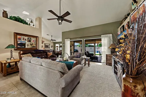 Property Slideshow image 2 of 37 | 9863 w menadota dr, Peoria, AZ, 85382