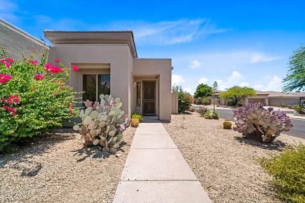 Property Slideshow image 3 of 32 | 7083 e whispering mesquite trl, Scottsdale, AZ, 85266