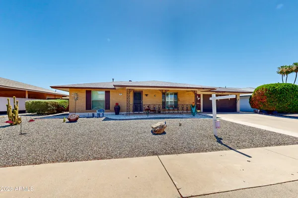Property Slideshow image 2 of 59 | 10821 w roundelay cir, Sun City, AZ, 85351