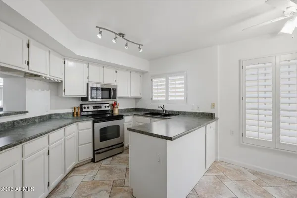 Property Slideshow image 3 of 29 | 17179 n zuni trl, Surprise, AZ, 85374