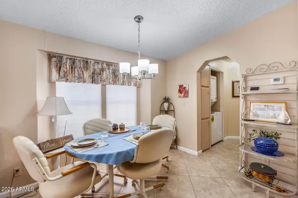 Property Slideshow image 3 of 18 | 6097 s pinehurst dr, Chandler, AZ, 85249