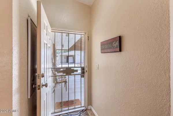 Property Slideshow image 2 of 18 | 6097 s pinehurst dr, Chandler, AZ, 85249