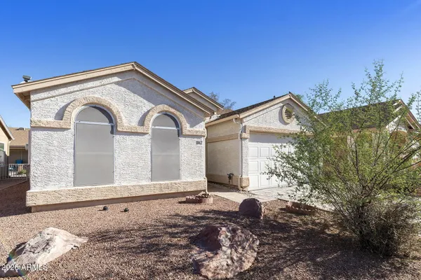 Property Slideshow image 2 of 44 | 1862 e peach tree dr, Chandler, AZ, 85249