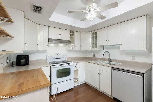 Property Slideshow image 2 of 37 | 7920 e camelback rd 501, Scottsdale, AZ, 85251