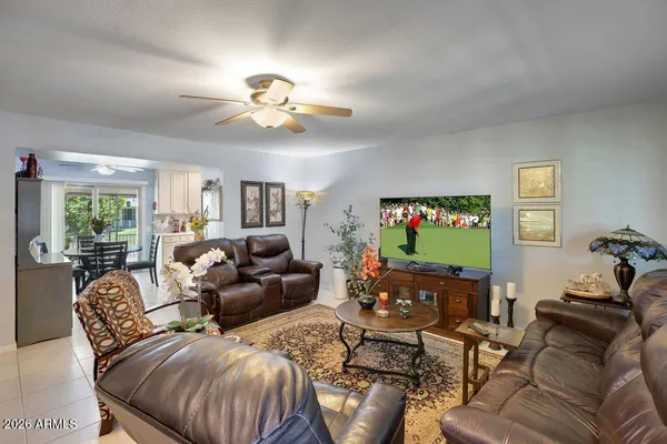 Property Slideshow image 3 of 38 | 9521 w oak ridge dr, Sun City, AZ, 85351