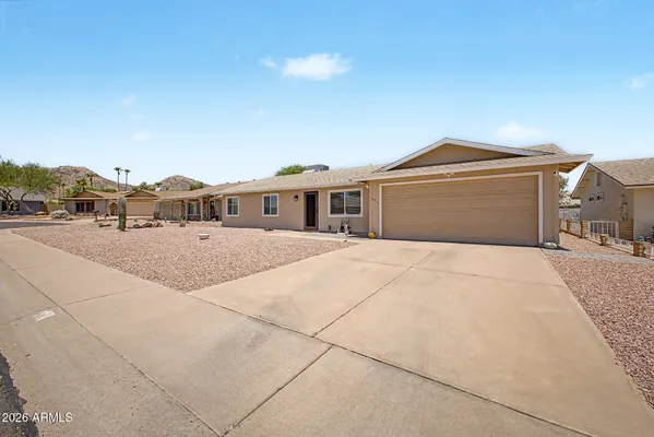 Property Slideshow image 3 of 31 | 4216 e hano st, Phoenix, AZ, 85044
