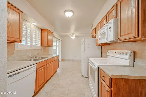 Property Slideshow image 3 of 26 | 14228 n mcphee dr, Sun City, AZ, 85351