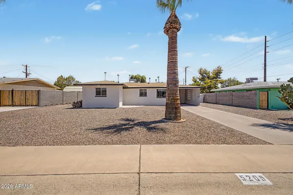 Property Slideshow image 2 of 30 | 5209 e butte st, Mesa, AZ, 85205