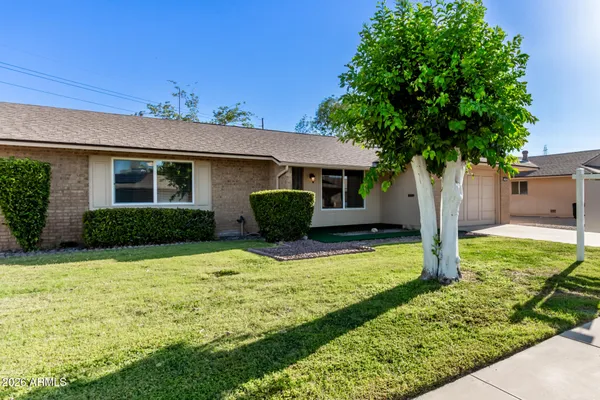 Property Slideshow image 3 of 24 | 11035 w tonada dr, Sun City, AZ, 85351