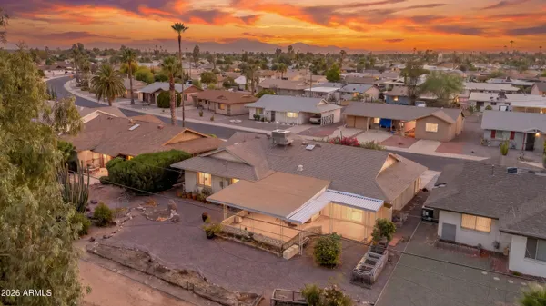 Property Slideshow image 2 of 76 | 10208 w pinehurst dr, Sun City, AZ, 85351