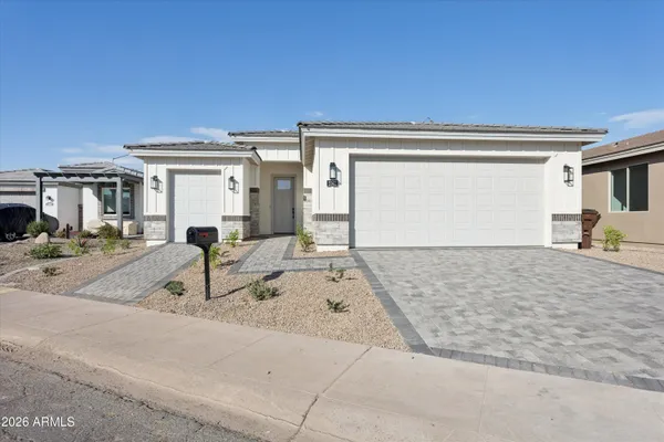Property Slideshow image 3 of 28 | 2301 n shannon way, Mesa, AZ, 85215