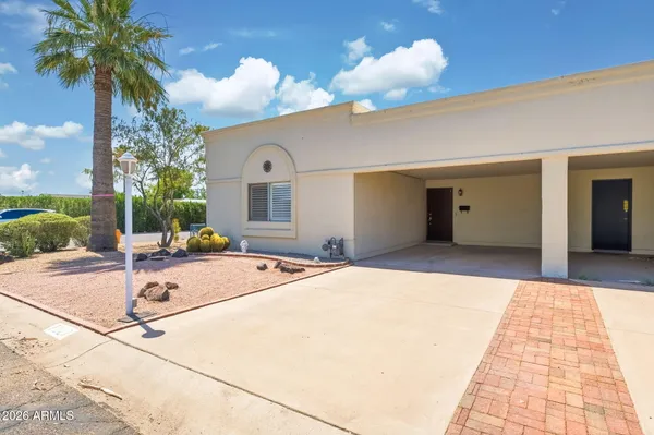 Property Slideshow image 2 of 34 | 7823 e bonnie rose ave, Scottsdale, AZ, 85250