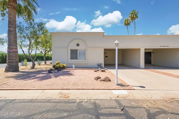 Property Slideshow image 3 of 34 | 7823 e bonnie rose ave, Scottsdale, AZ, 85250