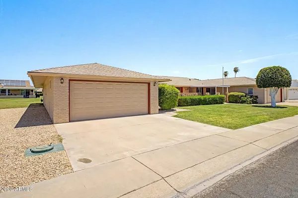 Property Slideshow image 2 of 31 | 10608 w el capitan cir, Sun City, AZ, 85351