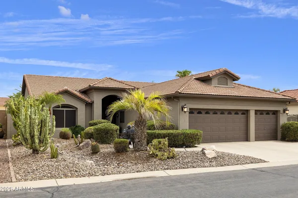 Property Slideshow image 2 of 88 | 24606 s lakeway cir, Sun Lakes, AZ, 85248