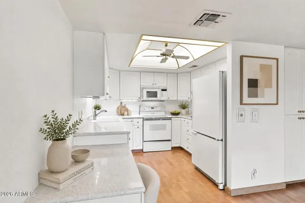Property Slideshow image 2 of 47 | 7820 e camelback rd 311, Scottsdale, AZ, 85251