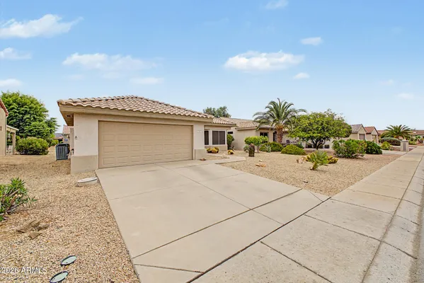 Property Slideshow image 3 of 31 | 15612 w grand creek ln, Surprise, AZ, 85374
