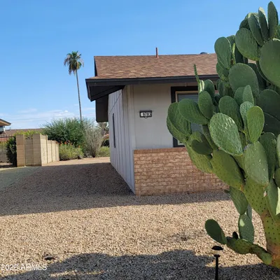 Property Slideshow image 2 of 20 | 9703 w wrangler dr, Sun City, AZ, 85373