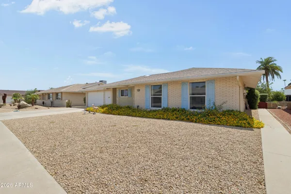 Property Slideshow image 3 of 40 | 10906 w roundelay cir, Sun City, AZ, 85351