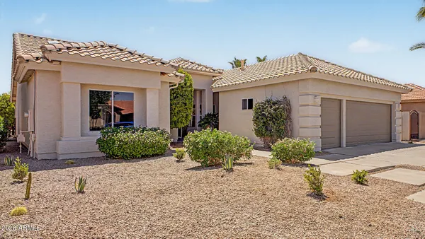 Property Slideshow image 2 of 45 | 24733 s saddletree dr, Sun Lakes, AZ, 85248
