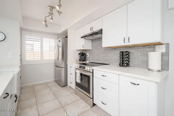 Property Slideshow image 3 of 16 | 11445 s iroquois dr, Phoenix, AZ, 85044