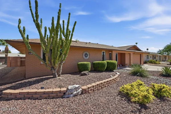 Property Slideshow image 2 of 27 | 20013 n willowcreek cir, Sun City, AZ, 85373