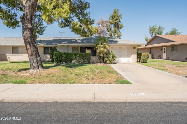 Property Slideshow image 2 of 21 | 15630 n lakeforest dr, Sun City, AZ, 85351