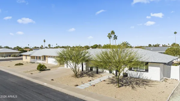 Property Slideshow image 3 of 37 | 10132 w oak ridge dr, Sun City, AZ, 85351