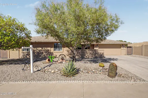 Property Slideshow image 2 of 33 | 9326 w cedar hill cir, Sun City, AZ, 85351