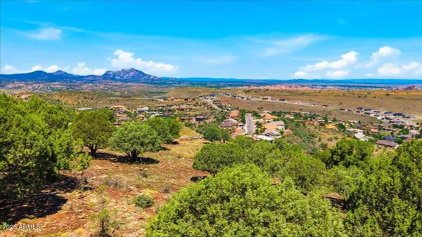Property Slideshow image 2 of 40 | 4024 thundering herd -- --, Prescott, AZ, 86301
