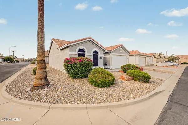 Property Slideshow image 2 of 20 | 1902 e colonial dr, Chandler, AZ, 85249