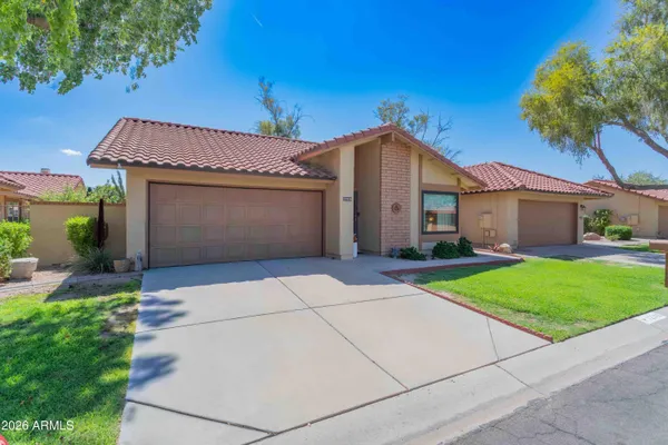 Property Slideshow image 2 of 28 | 12326 s shoshoni dr, Phoenix, AZ, 85044