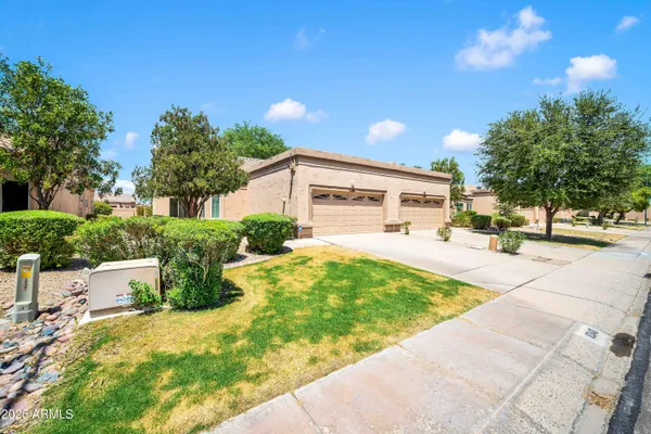Property Slideshow image 3 of 46 | 8348 w taro ln, Peoria, AZ, 85382