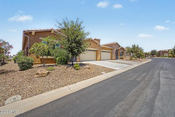 Property Slideshow image 2 of 40 | 61202 e shale rd, Oracle, AZ, 85623