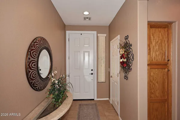 Property Slideshow image 3 of 55 | 4058 e rakestraw ln, Gilbert, AZ, 85298
