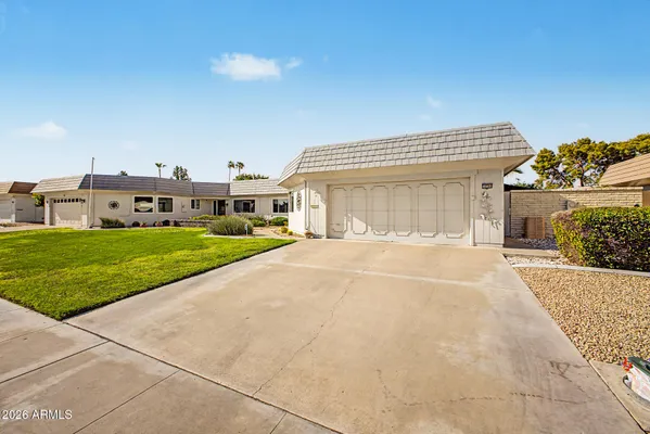 Property Slideshow image 3 of 30 | 10344 w hutton dr, Sun City, AZ, 85351