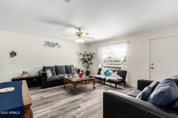 Property Slideshow image 3 of 31 | 15618 n 21st st, Phoenix, AZ, 85022