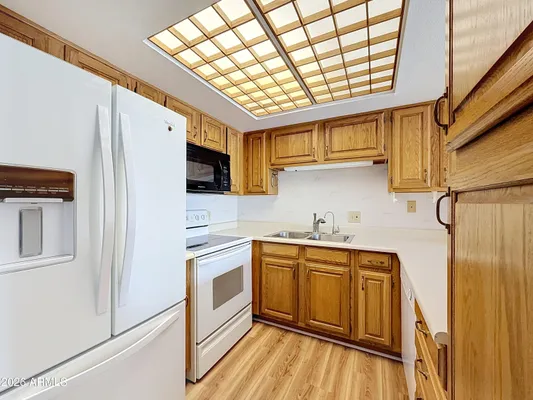 Property Slideshow image 2 of 24 | 10330 w thunderbird blvd c222, Sun City, AZ, 85351