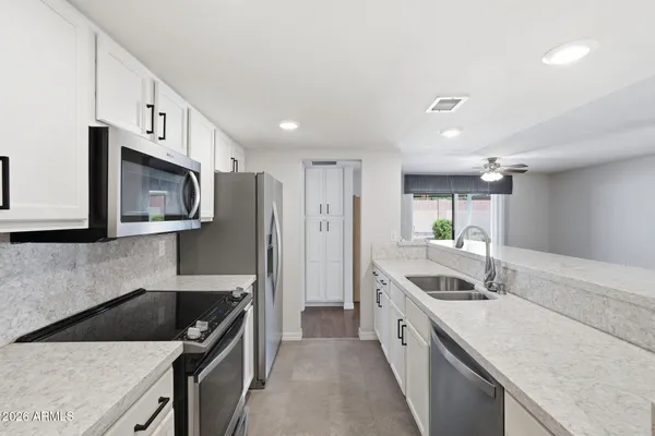 Property Slideshow image 3 of 36 | 1021 s greenfield rd 1030, Mesa, AZ, 85206