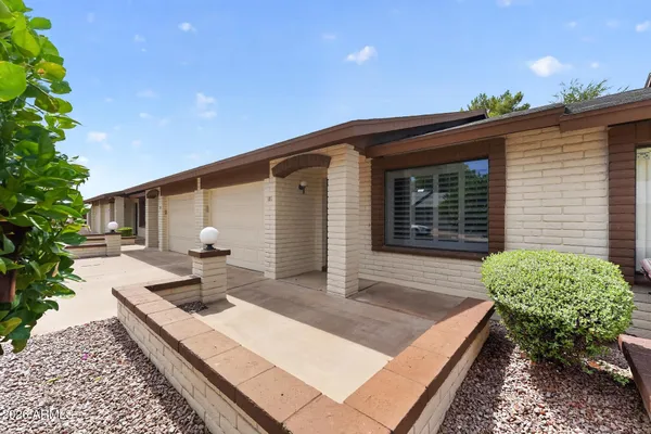 Property Slideshow image 3 of 41 | 2064 s farnsworth dr 7, Mesa, AZ, 85209
