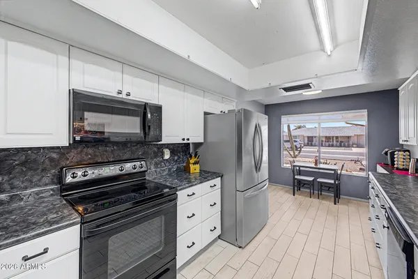 Property Slideshow image 3 of 46 | 10030 w desert rock dr, Sun City, AZ, 85351