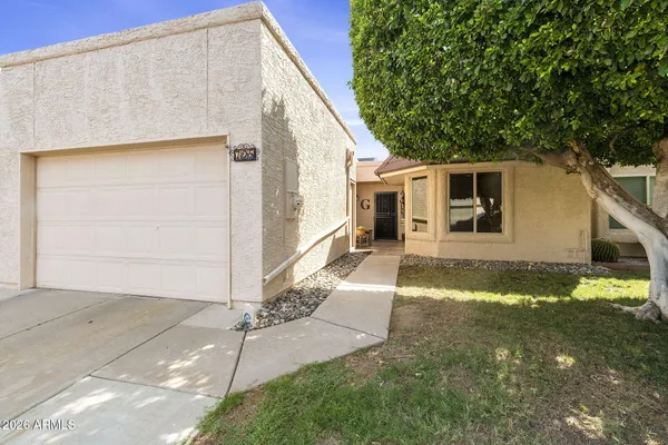 Property Slideshow image 2 of 46 | 725 s arrowwood way, Mesa, AZ, 85208